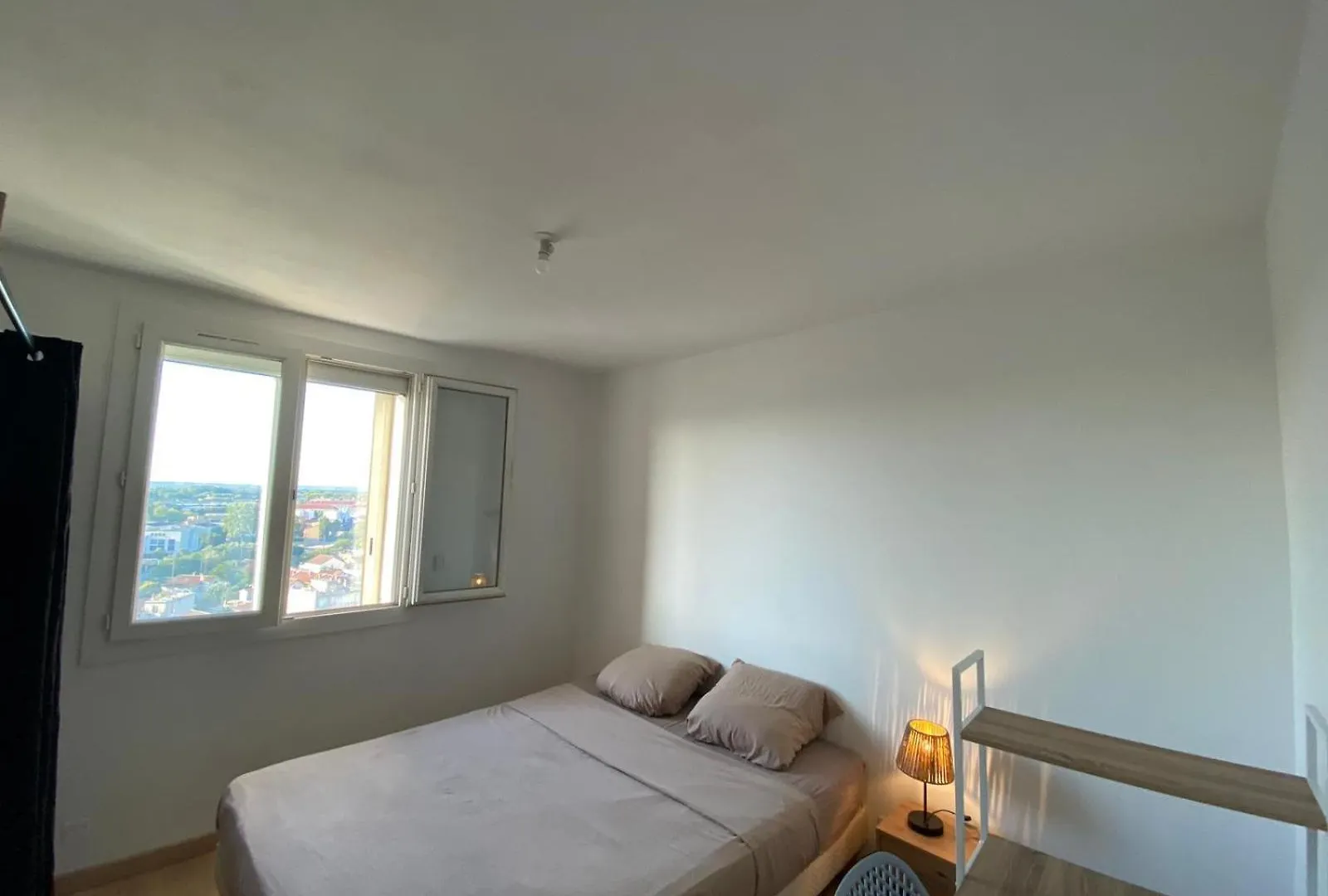Charmant T4, Proche Des Remparts Avinhão Apartamento